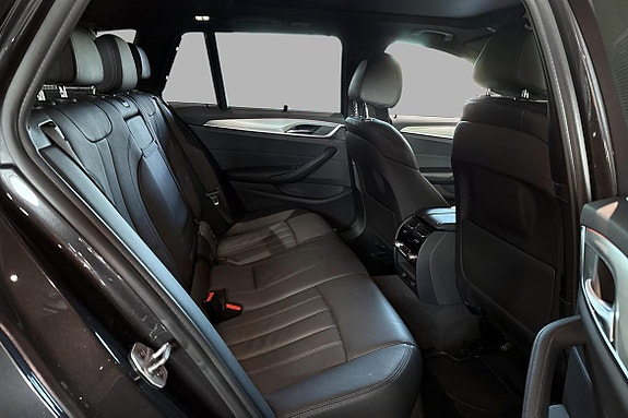 BMW 540i 17 of 30