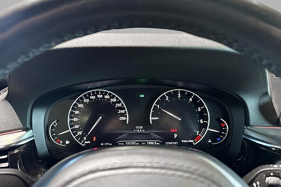BMW 540i 13 of 30