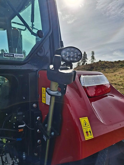 CASE IH Farmall 100A PS 12 of 19