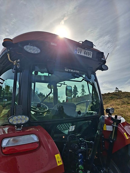CASE IH Farmall 100A PS 2 of 19