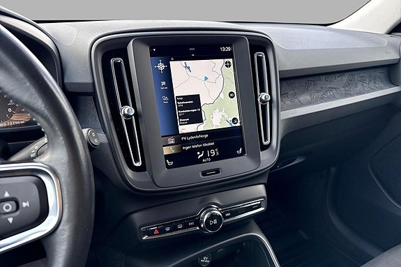 Volvo XC40 16 of 29