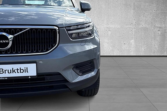 Volvo XC40 3 of 29