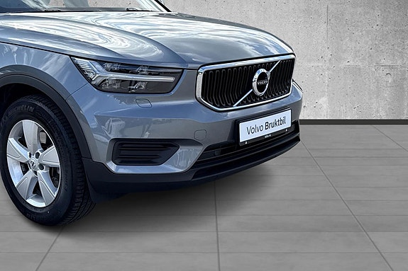 Volvo XC40 5 of 29