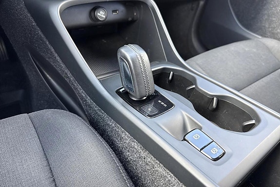 Volvo XC40 17 of 29