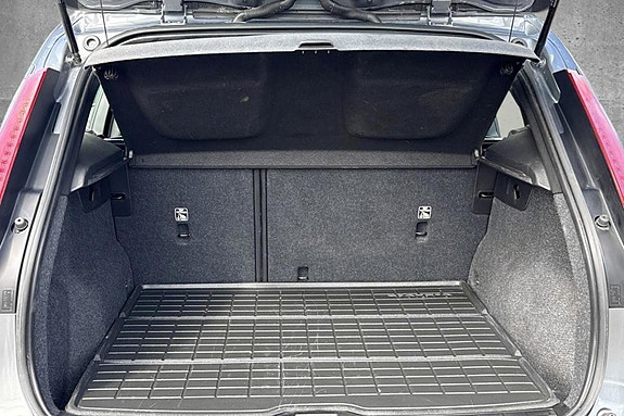 Volvo XC40 22 of 29