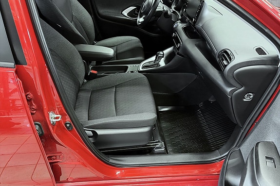 Toyota Yaris 11 of 26