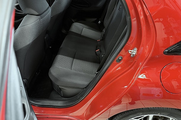Toyota Yaris 10 of 26