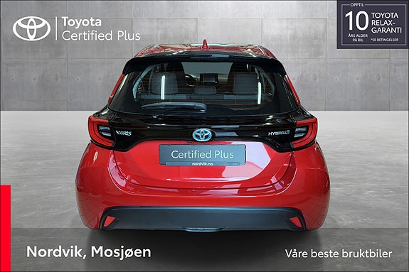 Toyota Yaris 8 of 26