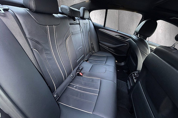 BMW 530e 17 of 24