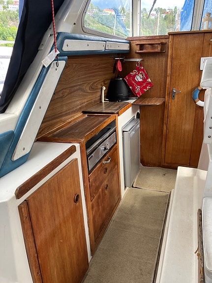 Saga 25 turbo. Yamaha 86 hk, diesel. Kun godt 1625 timer. Godt utstyrt 7 of 14