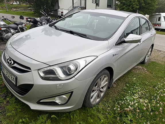 Hyundai i40 2 of 3