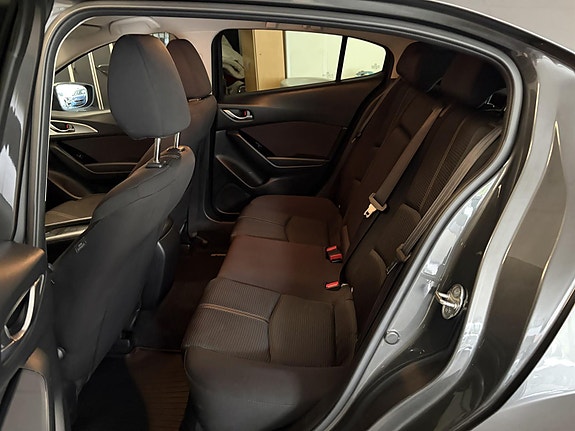 Mazda 3 7 of 10