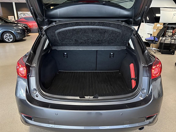 Mazda 3 6 of 10
