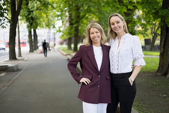 Marthine og Johanne er en del av Rekruttering & Employer Branding teamet og jobber med Erfaren rekruttering