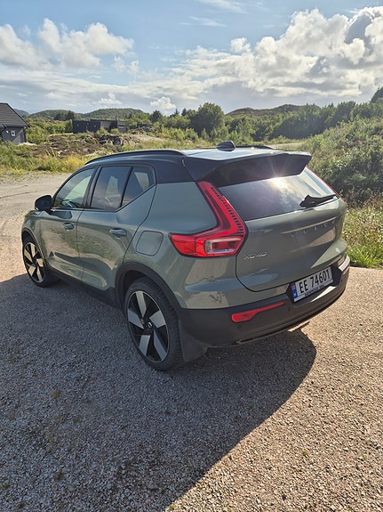 Volvo XC40 5 of 15
