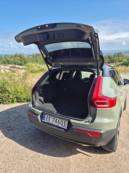 Volvo XC40 6 of 15