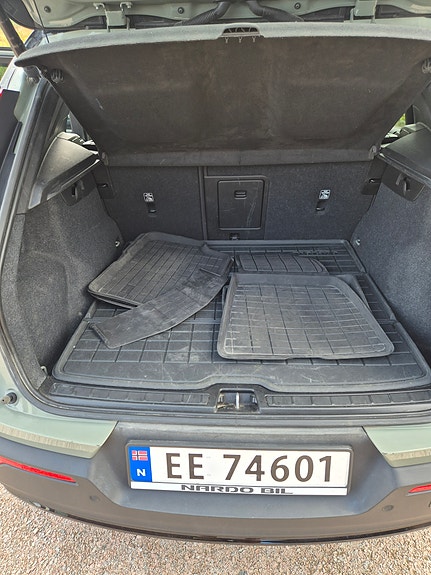Volvo XC40 7 of 15