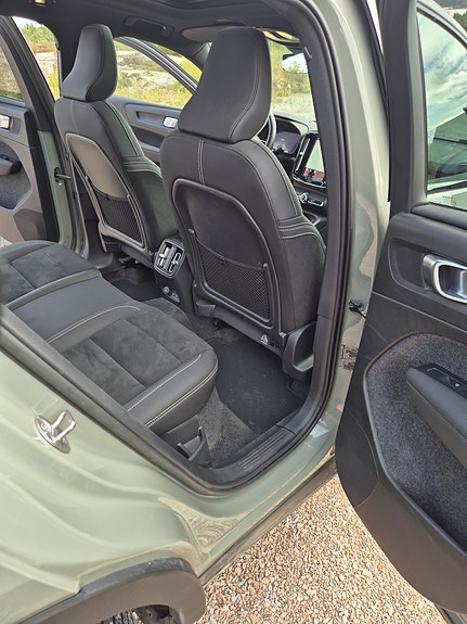 Volvo XC40 10 of 15
