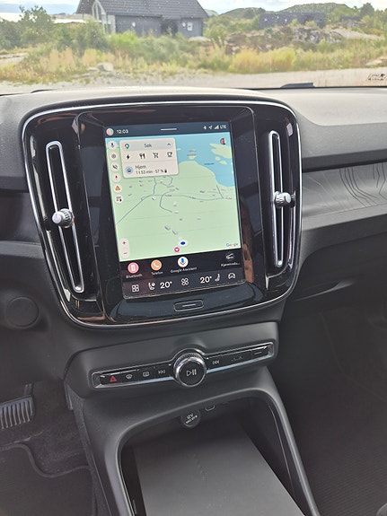 Volvo XC40 11 of 15