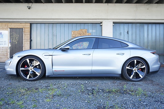 Porsche Taycan 4S 3 of 25