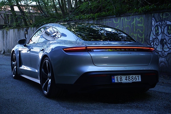 Porsche Taycan 4S 6 of 25