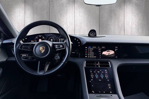 Porsche Taycan 4S 16 of 25