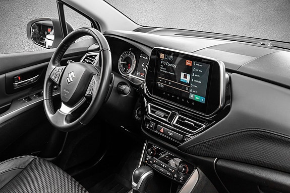 Suzuki S-Cross 12 of 27