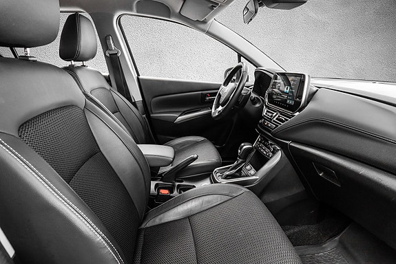 Suzuki S-Cross 10 of 27