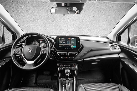 Suzuki S-Cross 25 of 27