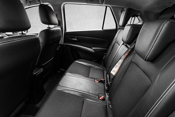 Suzuki S-Cross 15 of 27