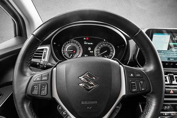 Suzuki S-Cross 18 of 27