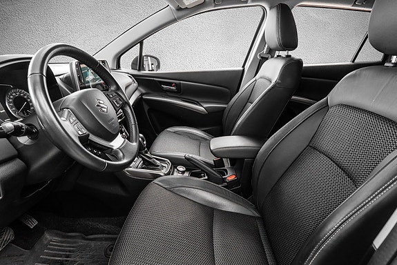 Suzuki S-Cross 11 of 27