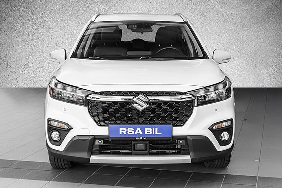 Suzuki S-Cross 4 of 27
