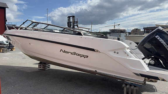 Nordkapp Noblesse 790 Highline+ -300hk-Thruster, vinsj-Kjøleskuff-Stereo-Solseng 6 of 19