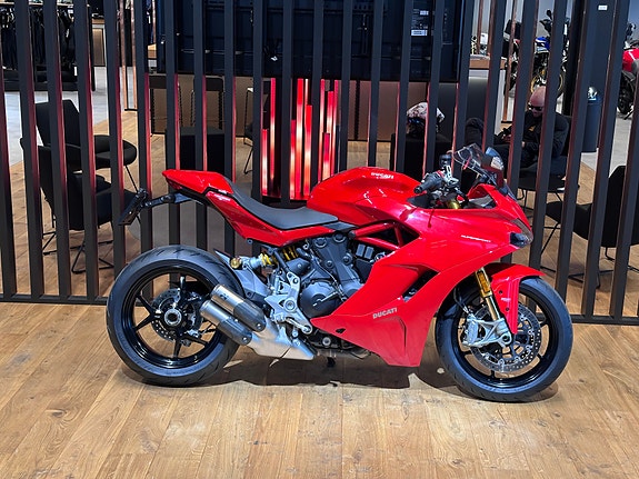 Ducati SuperSport S 2 of 12