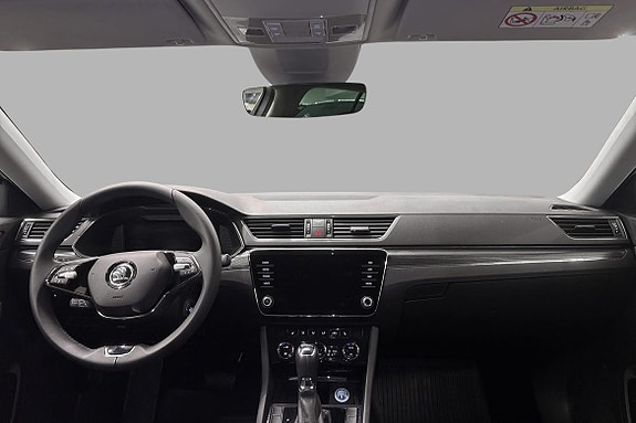 Skoda Superb 9 of 26