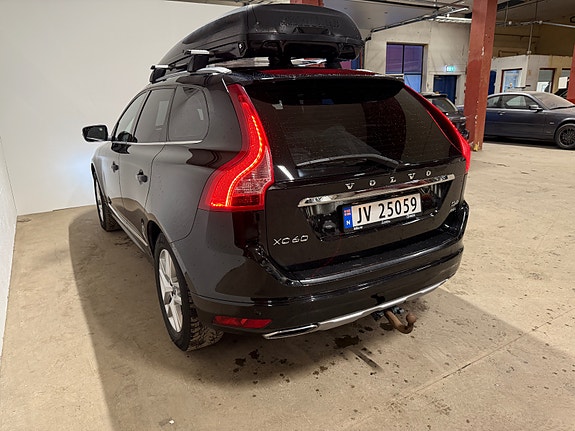 Volvo XC60 13 of 30