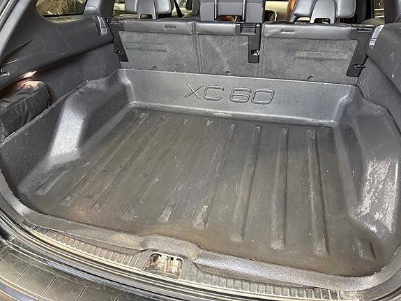 Volvo XC60 30 of 30