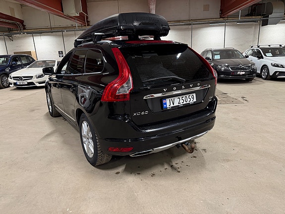Volvo XC60 17 of 30