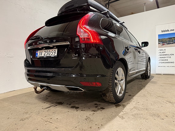 Volvo XC60 11 of 30