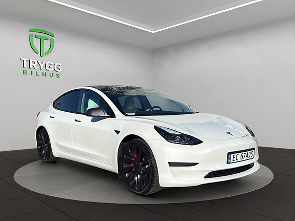 Tesla Model 3 7 of 13