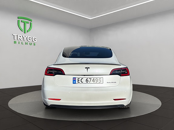 Tesla Model 3 4 of 13