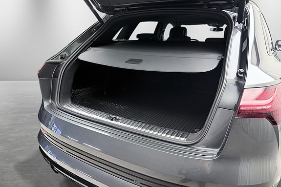 Audi e-tron 11 of 30