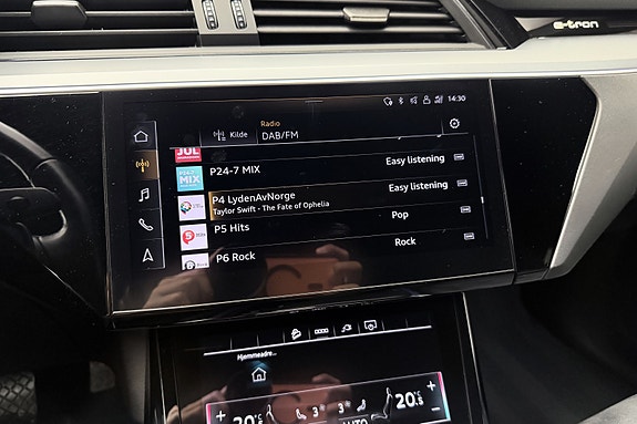 Audi e-tron 28 of 30