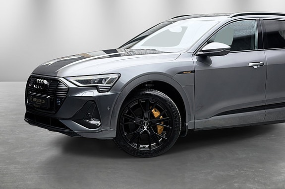 Audi e-tron 2 of 30