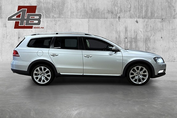 Volkswagen Passat Alltrack 4 of 30