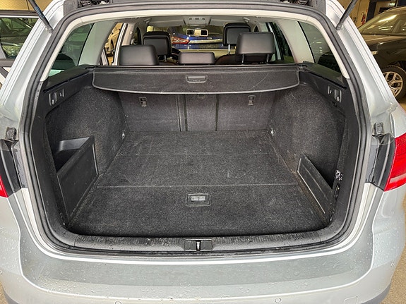 Volkswagen Passat Alltrack 23 of 30