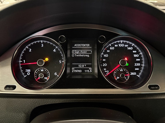 Volkswagen Passat Alltrack 30 of 30