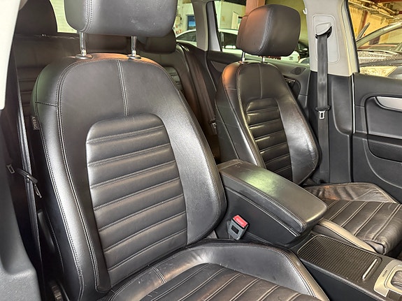 Volkswagen Passat Alltrack 17 of 30