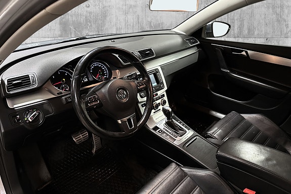 Volkswagen Passat Alltrack 10 of 30